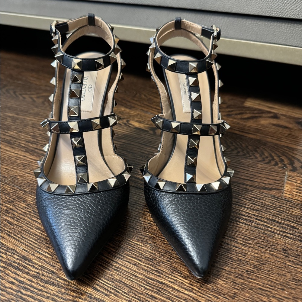 Valentino Rockstud Pumps